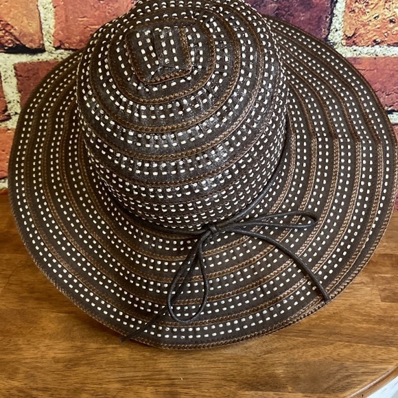 Sun & Sand Brown Neutral Sun Hat - Picture 9 of 9